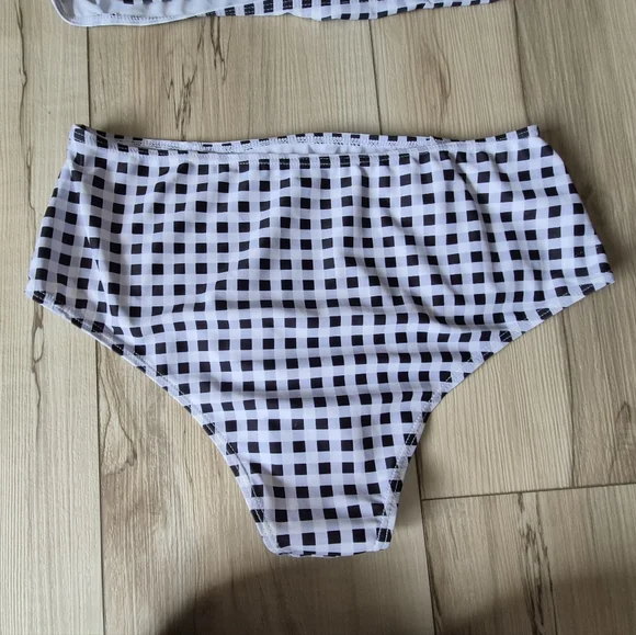 Retro Stage Navy and White Gingham Bikini - Picture 3 of 5
